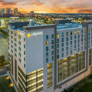 La Quinta & By Wyndham Downtown Stadium Nashville